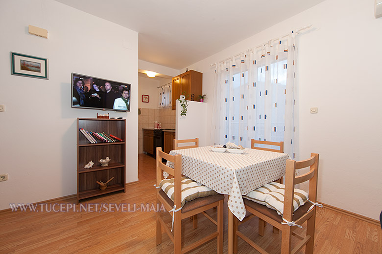 dining room - Apartments Maja Ševelj, Tučepi