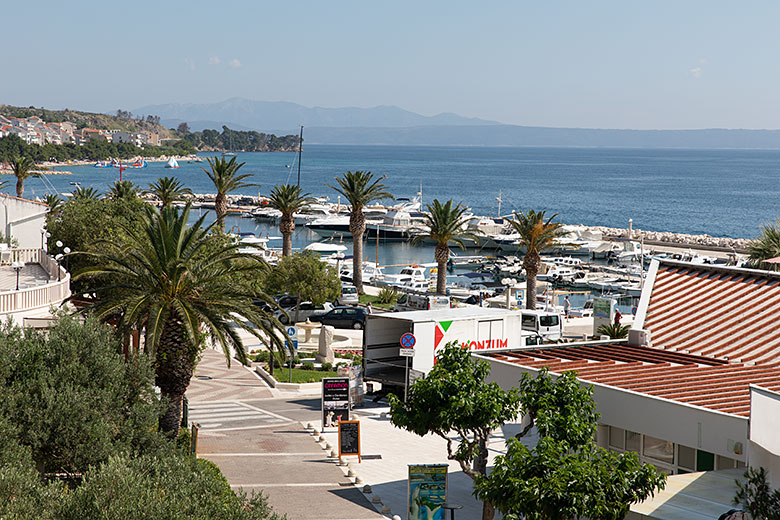 apartments Matko Ševelj, Tučepi - balcony with sea view