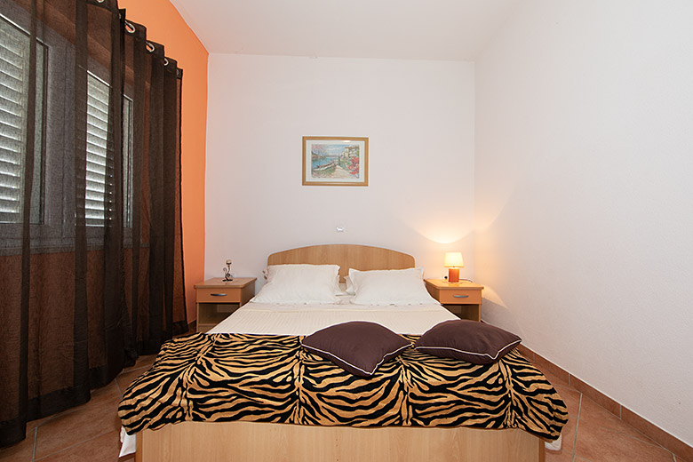 Apartments Silva, Tučepi - bedroom