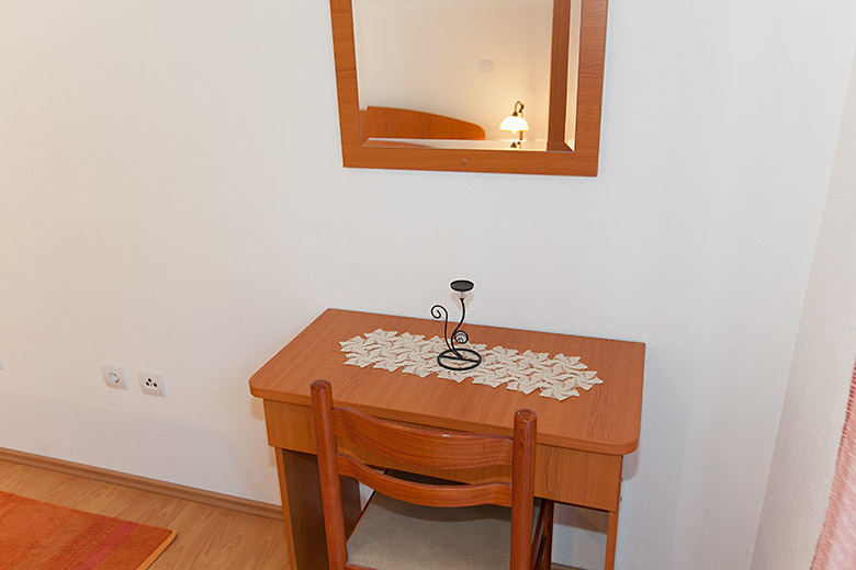 Apartments Silva, Tučepi - bedroom