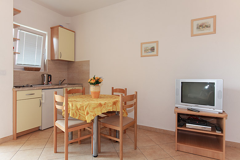 Apartments Silva, Tučepi - dining room