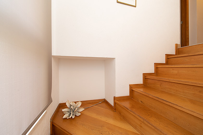 Apartments Silva, Tučepi - wooden stairs