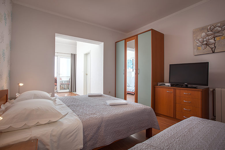 Apartments Šimić, Tučepi - bedroom