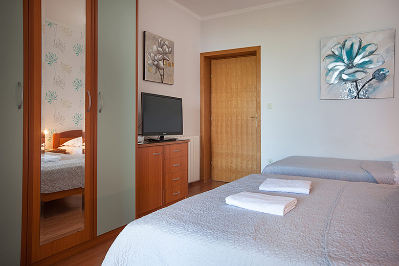 Apartments Šimić, Tučepi - bedroom