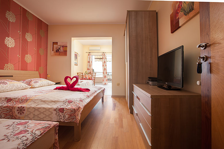 Apartments Šimić, Tučepi - bedroom