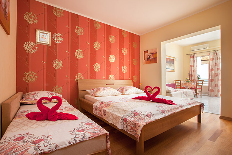 Apartments Šimić, Tučepi - bedroom