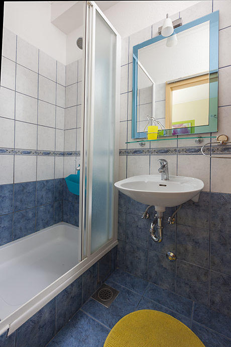 Apartments Šimić, Tučepi - bathroom