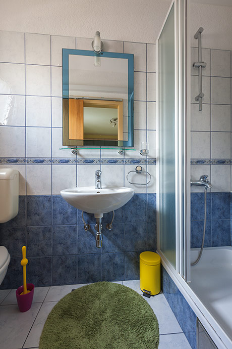 Apartments Šimić, Tučepi - bathroom