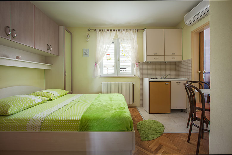 Apartments Šimić, Tučepi - bedroom