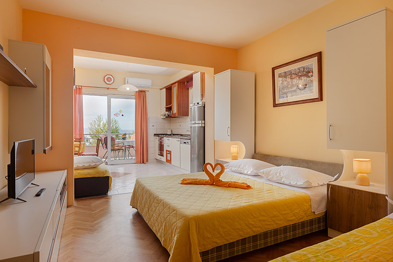 Apartments Šimić, Tučepi - bedroom