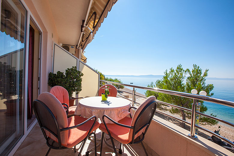 Apartments Šimić, Tučepi - balcony with sea view