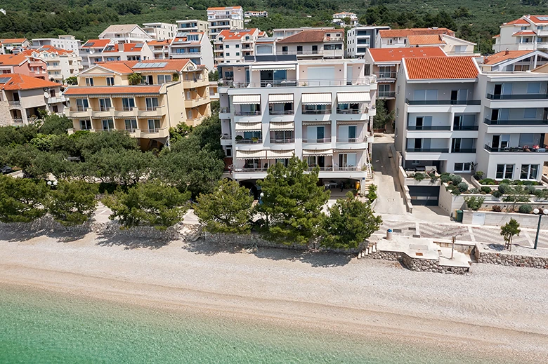 Apartments Šimić, Tučepi - position - aerial view