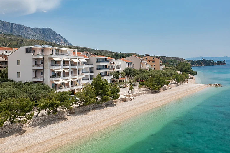 Apartments Šimić, Tučepi - position - aerial view