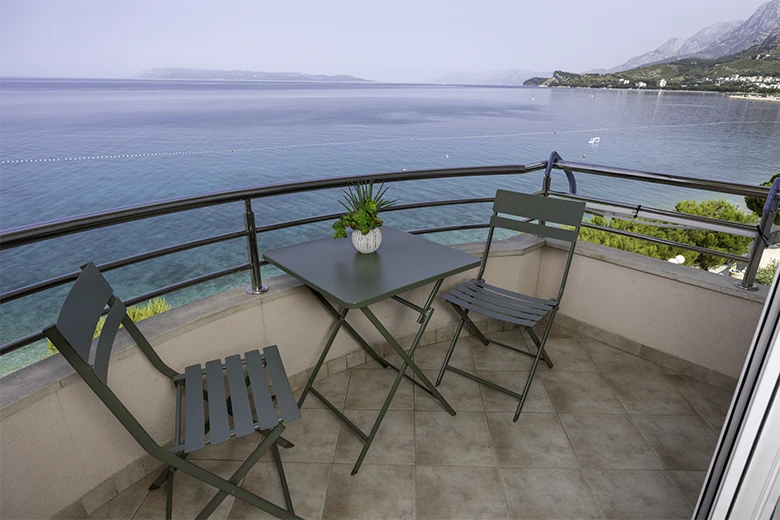 Apartments Šimić, Tučepi - balcony with sea view