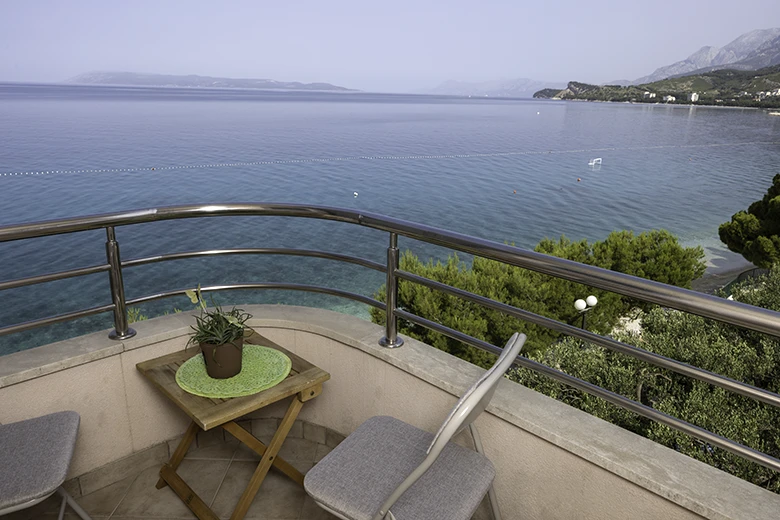 Apartments Šimić, Tučepi - balcony with sea view