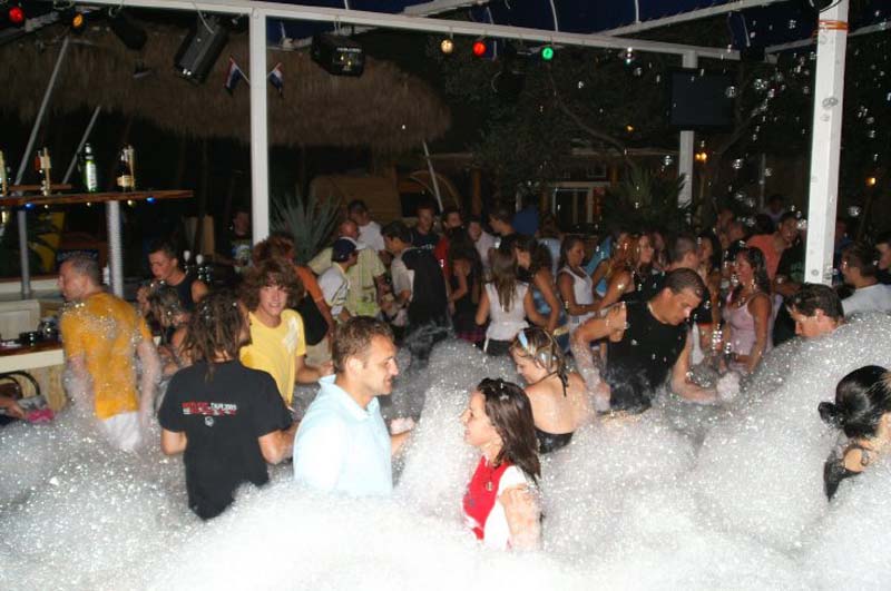 Tučepi, foam party at night