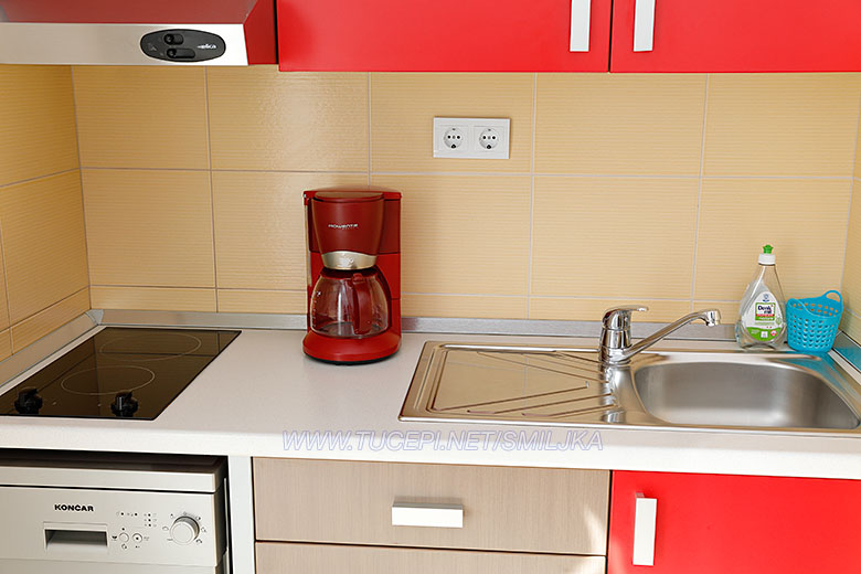 apartments Smiljka, Tučepi - kitchen desk