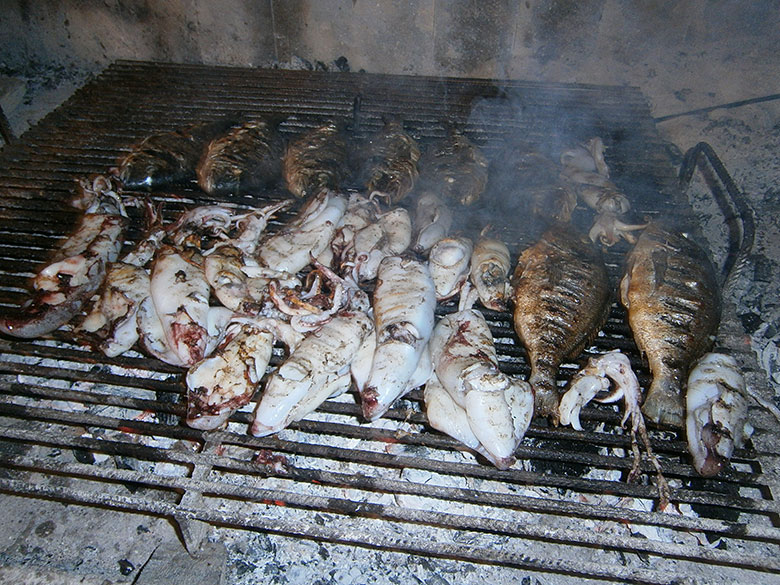 Villa Stina, Tučepi - traditional food different fishes