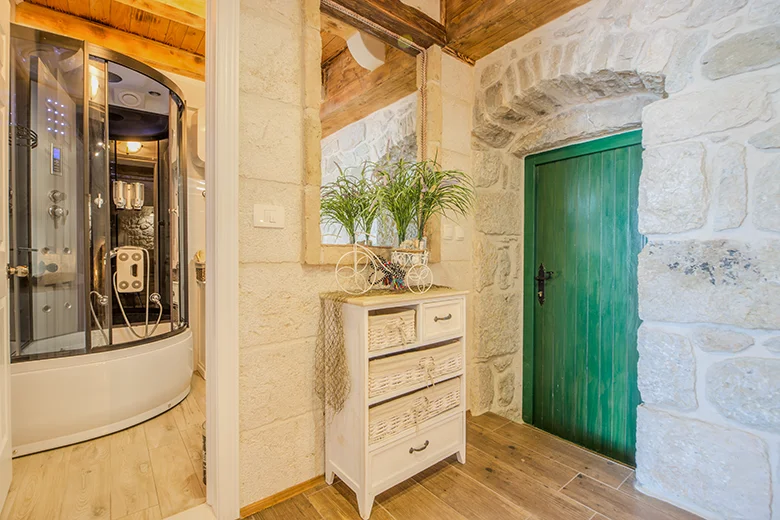 Villa Stina, Tučepi - hall, rooms