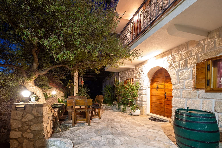 Villa Stina, Tučepi - outdoor, night