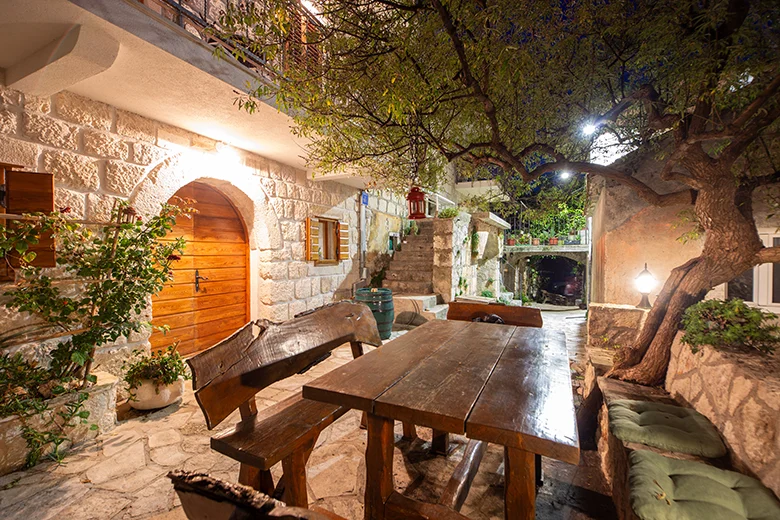 Villa Stina, Tučepi - outdoor, night