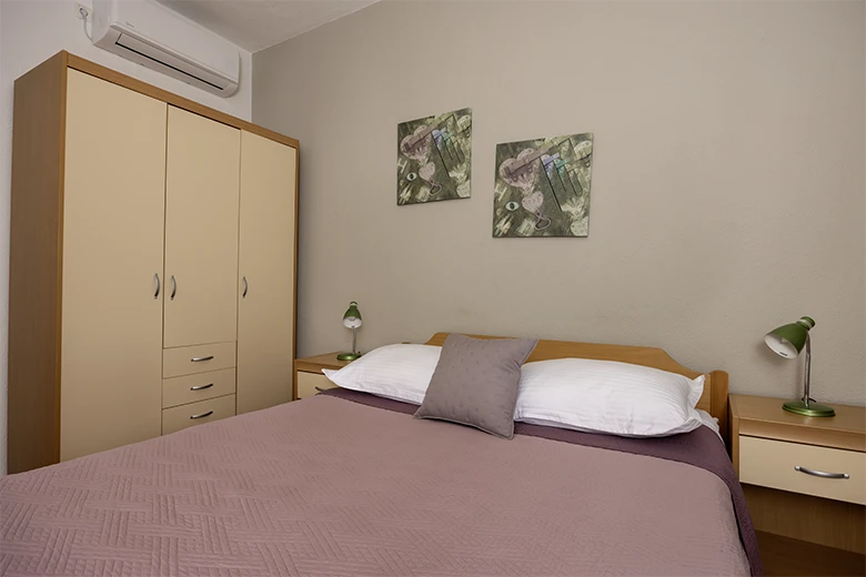 Apartments Šućur, Tučepi - bedroom