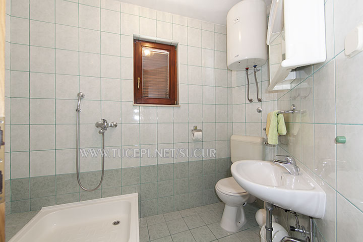 Apartments Šućur, Tučepi - bathroom