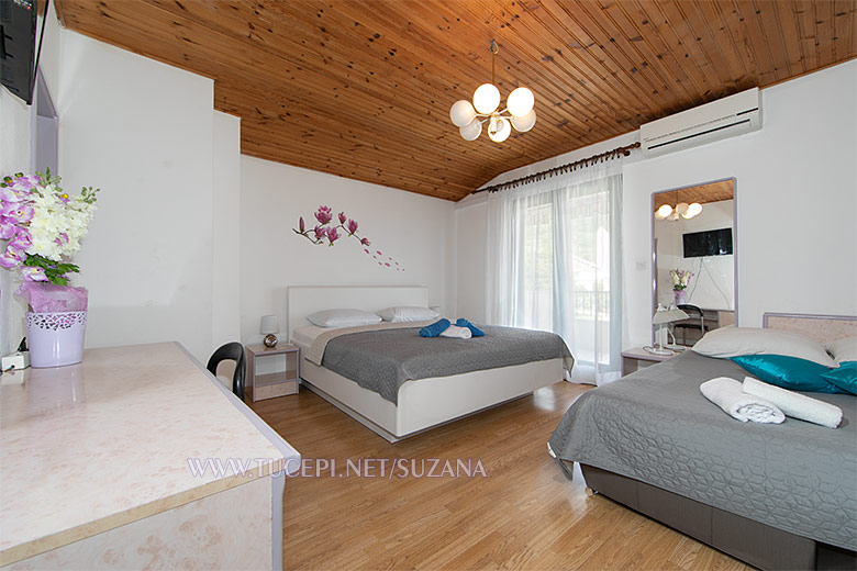 apartments Suzana, Tuepi - bedroom