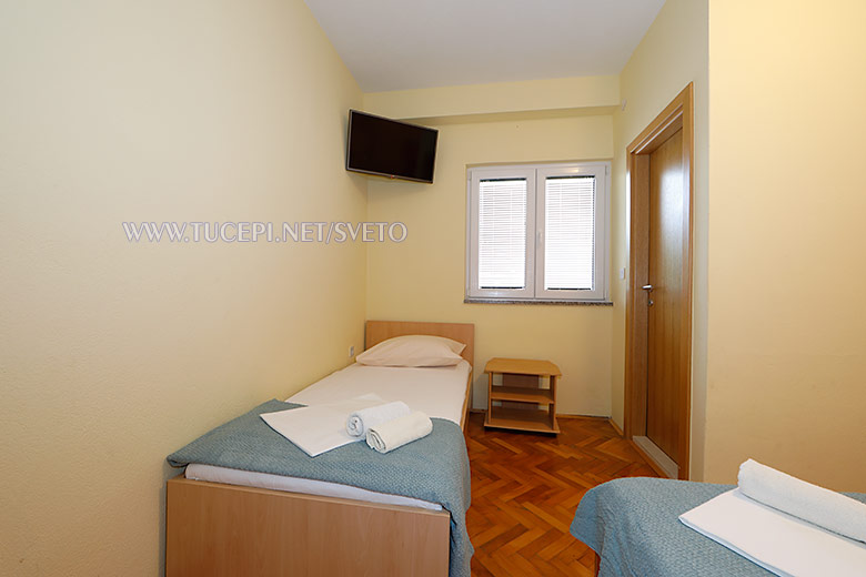 Apartments Sveto, Tučepi - bedroom