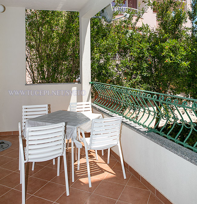 Apartments Sveto, Tučepi - balcony with sea view