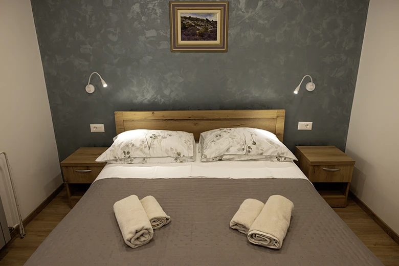 Apartments Caluna, Tučepi - bedroom