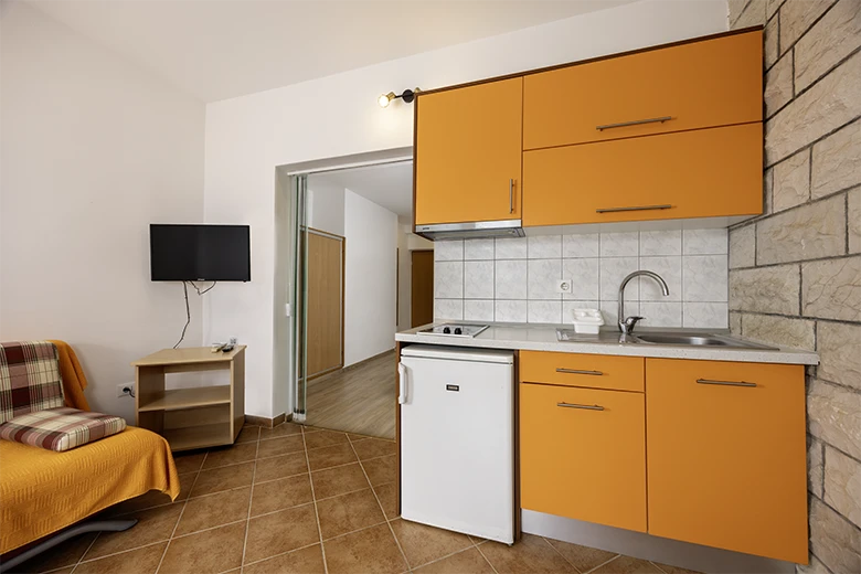 Apartments Caluna, Tučepi - kitchen
