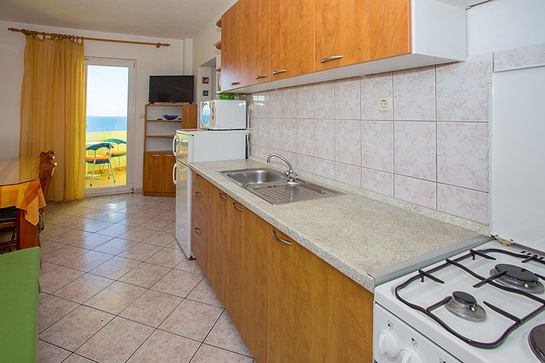 Apartments Svjetlana, Tučepi - kitchen