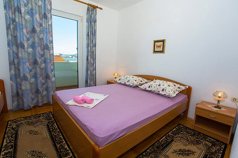 Apartments Svjetlana, Tučepi - bedroom