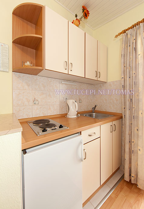 Apartments Tomaš, Tučepi - kitchen