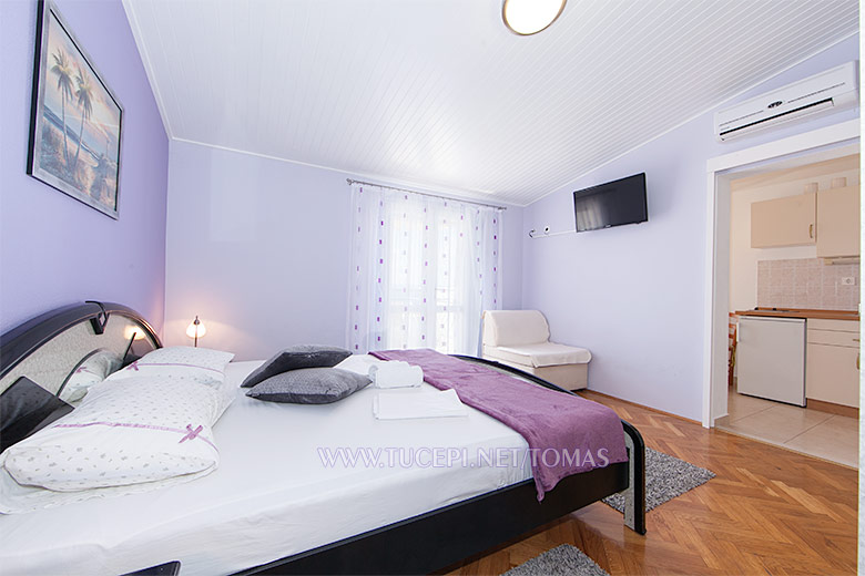 Apartments Tonći Tomaš, Tučepi - bedroom