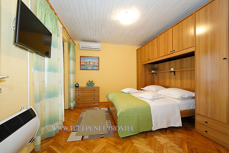 Apartments Trostel, Tučepi - bedroom