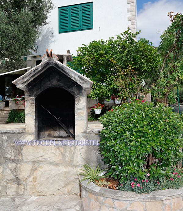 Apartments Trostel, Tučepi - barbecue