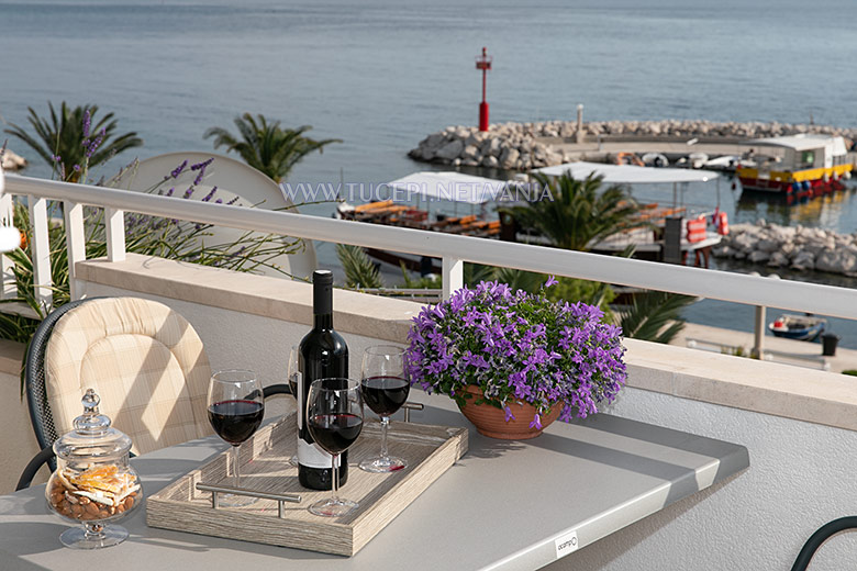 Apartments Vanja - balcony with seaview