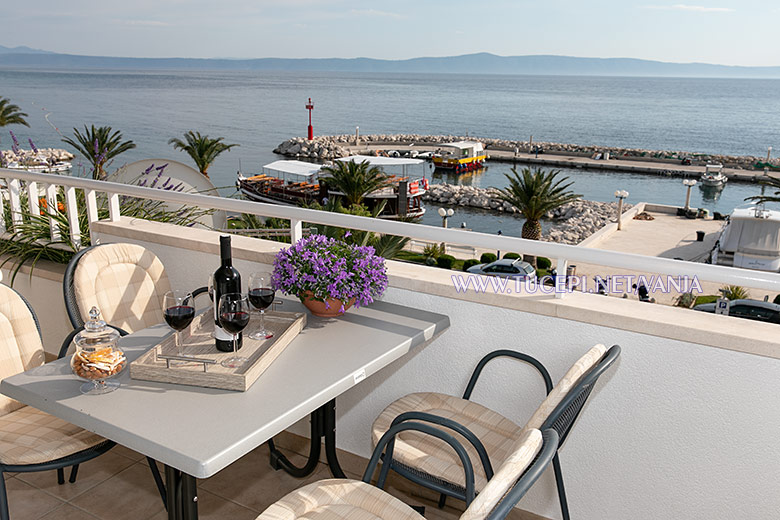 Apartments Vanja - balcony with seaview