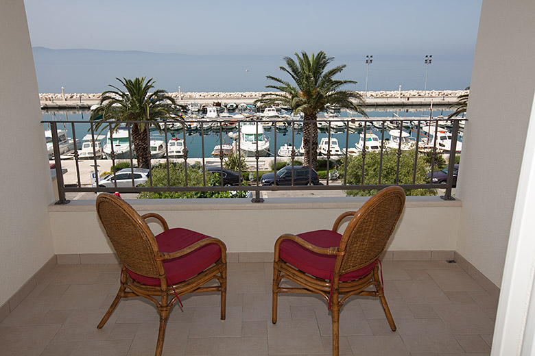 Apartments Vanja, Tučepi - balcony with sea view