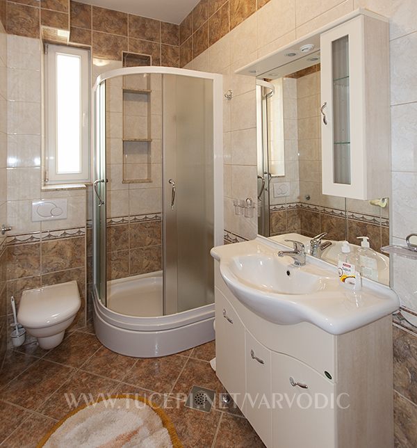 Villa Palma, Tučepi - bathroom