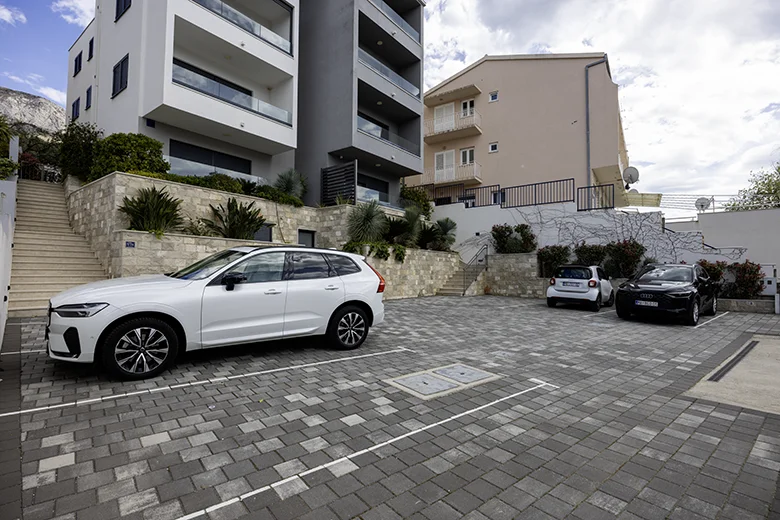 Premium Suites Apartments Vela, Tučepi - house parking