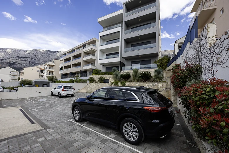 Premium Suites Apartments Vela, Tučepi - house parking