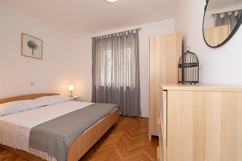 Apartments Veronika, Tučepi - bedroom