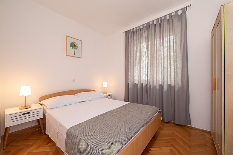 Apartments Veronika, Tučepi - bedroom