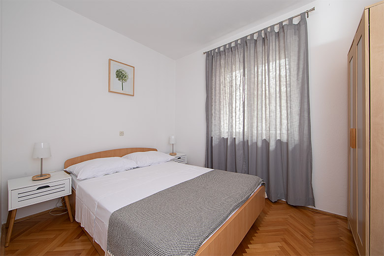 Apartments Veronika, Tučepi - bedroom