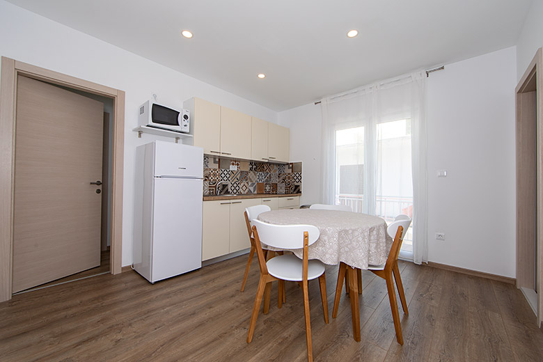 Apartments Veronika, Tučepi - dining room