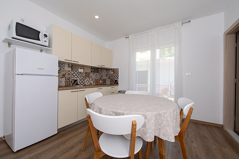 Apartments Veronika, Tučepi - dining room