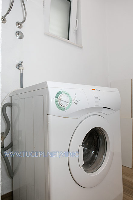 apartments Vidi, Tuepi - laundry washer